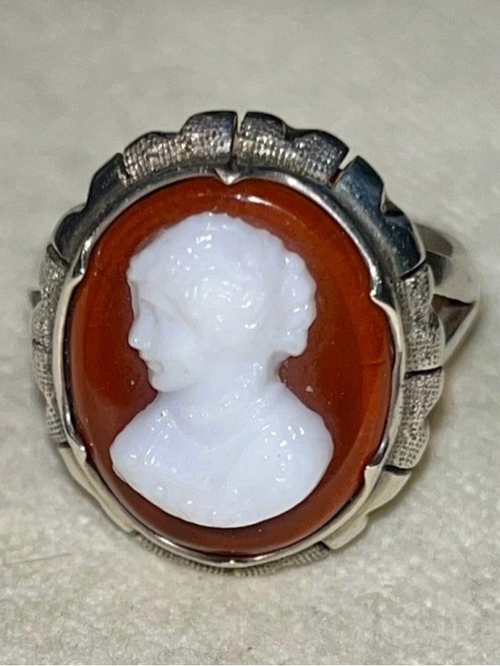 Vintage Jewelry - Vintage White Shell & Red Carnelion Sterling Silver Cameo Ring, size 6.75